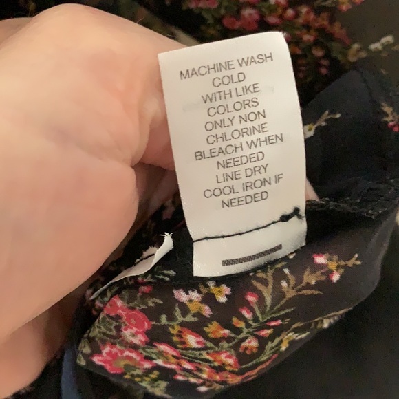 C BRAND Beautiful semi sheer blouse - Picture 5 of 6